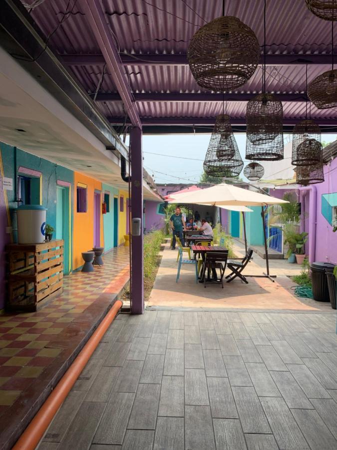 Funk Yeah Hostel Antigua Exterior photo